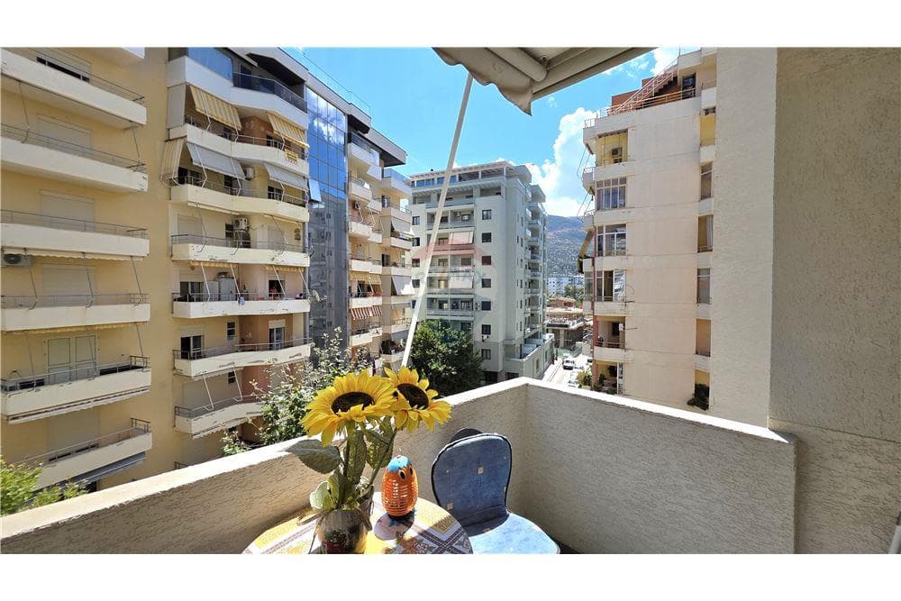 Apartament - Në Shitje - Rruga Reshat Osmani, Vlorë 2