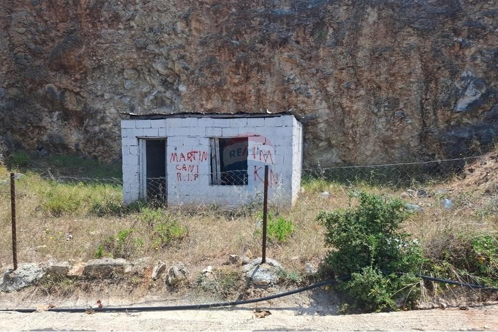 Toke ne shitje, Uje i ftohte