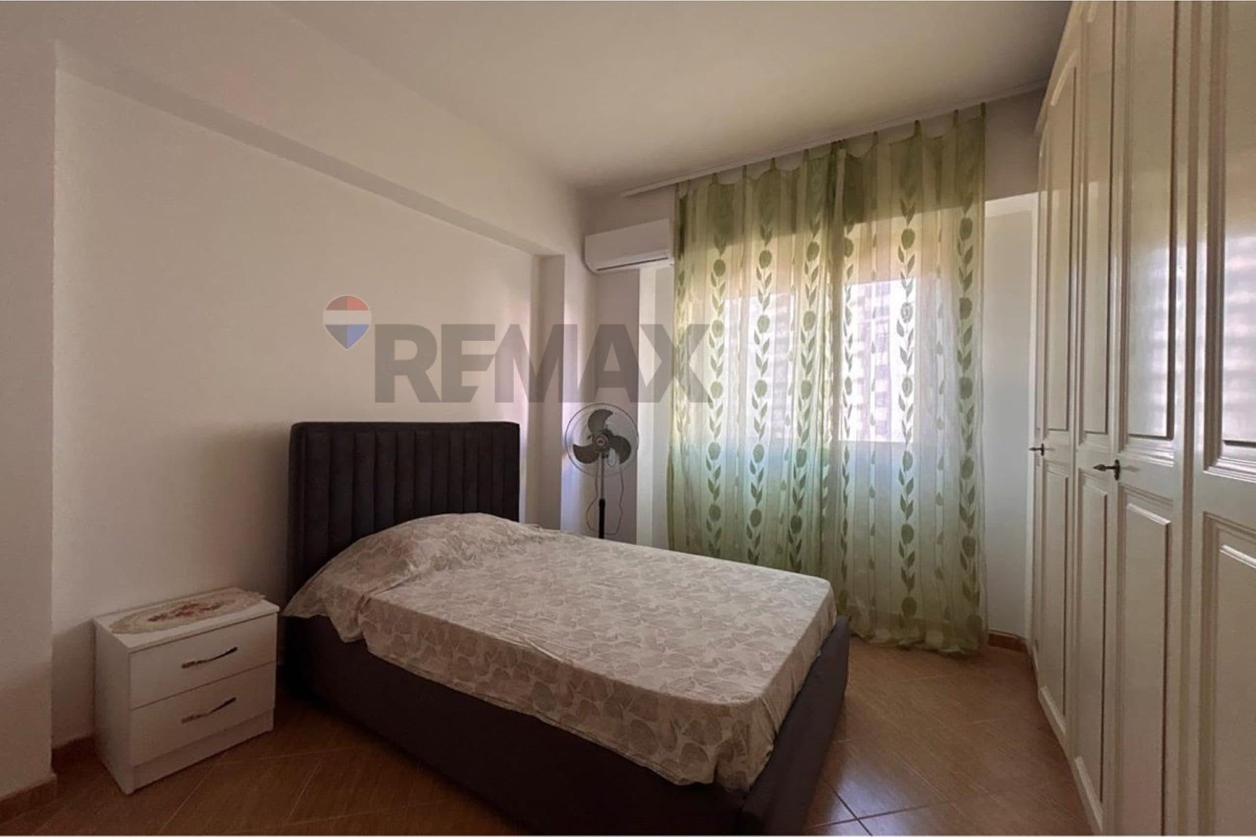 🌊 Apartament 3+1 për Qira në Lungomare, Vlorë