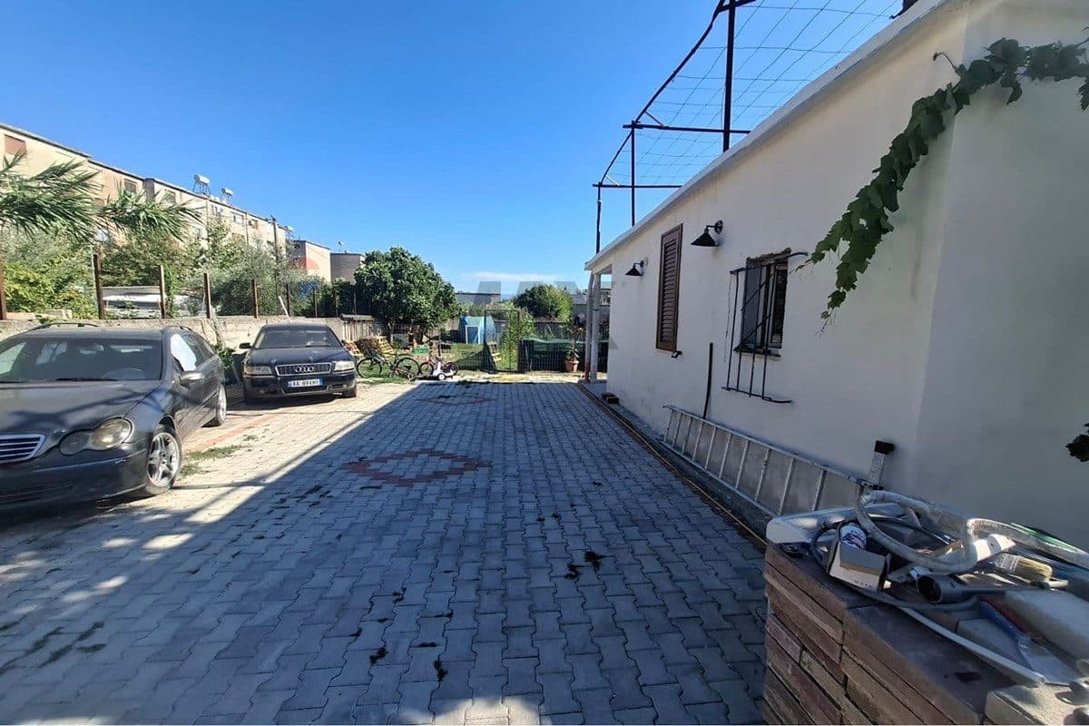 Shtëpi Private 1+1 për Qira Afatgjatë në Çole, Vlorë
