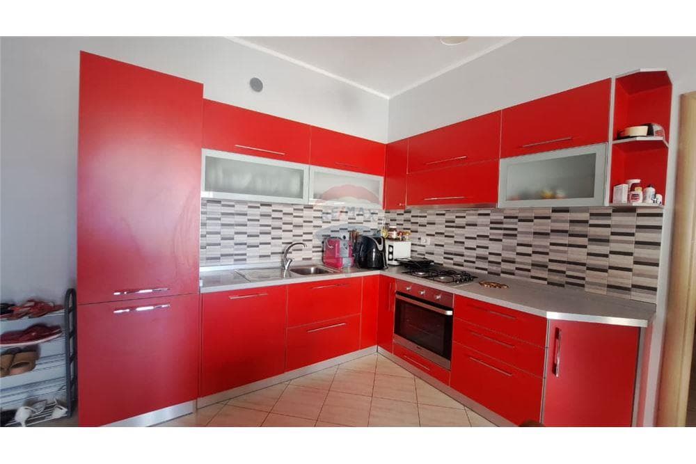 Apartament 2+1+2+2 per shitje,prane CONAD vlore 2