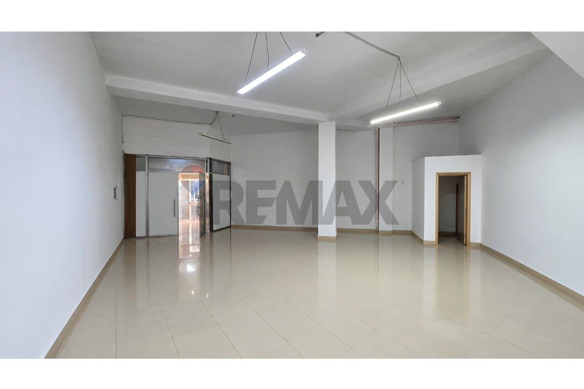 🏢 AMBIENT BIZNESI NË SHITJE – PRANË CONAD, VLORË! 2