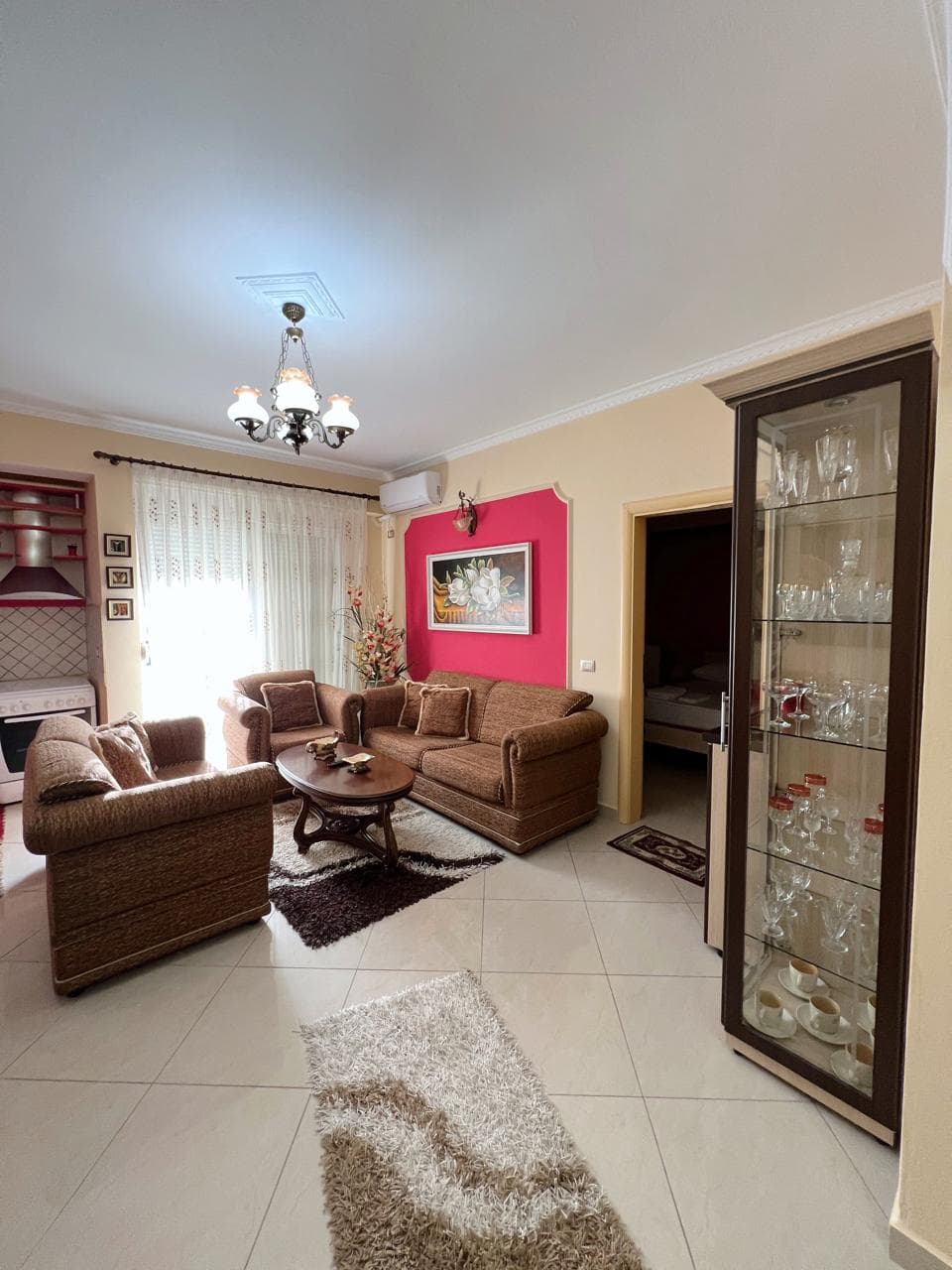 🌊 APARTAMENT 1+1 ME QIRA AFATGJATË – LUNGOMARE, VLORË