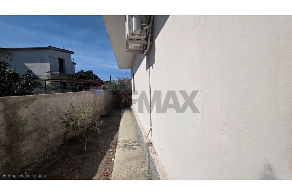 Shtepi Private - Në Shitje - Rruga Andrea Varfi, Vlorë 4