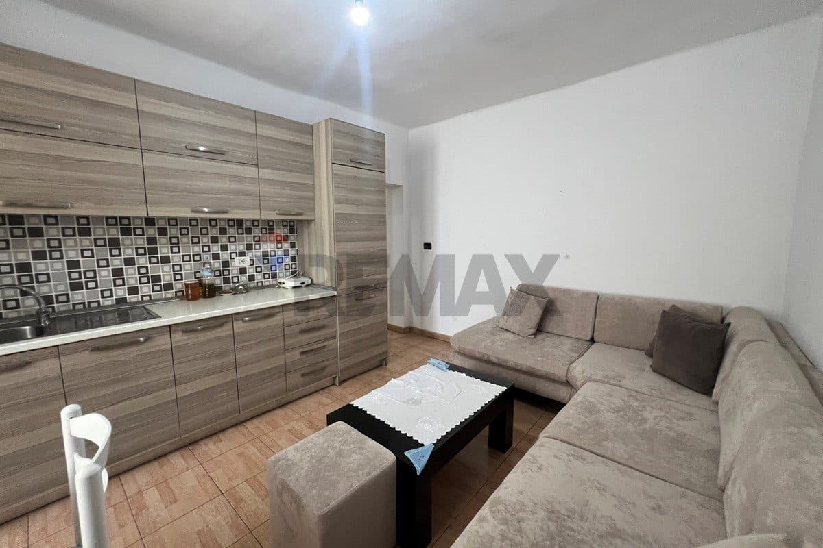 🏡 APARTAMENT 2+1 ME QIRA – RRUGA PELIVAN LESKAJ, VLORË 🌊