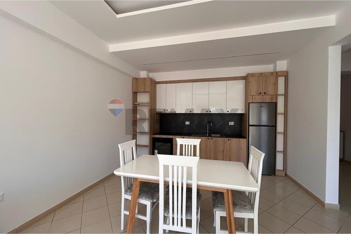 Apartament - Për Qira - Rruga Hasan Kushta, Vlorë 3