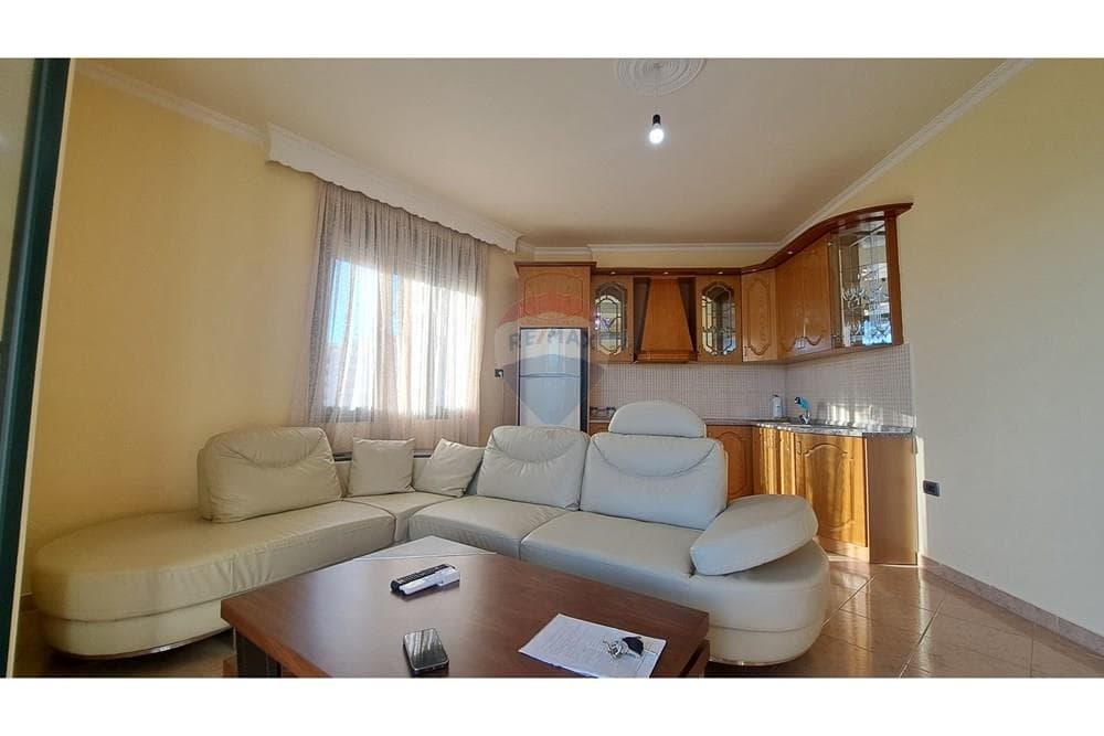 Apartament - Për Qira - Rruga Çamëria, Vlorë 2