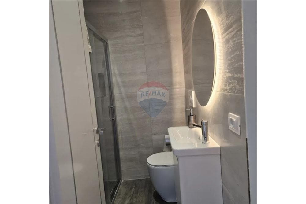 🏨 HOTEL NË SHITJE – PLAZHI I VJETËR, VLORË 🏨