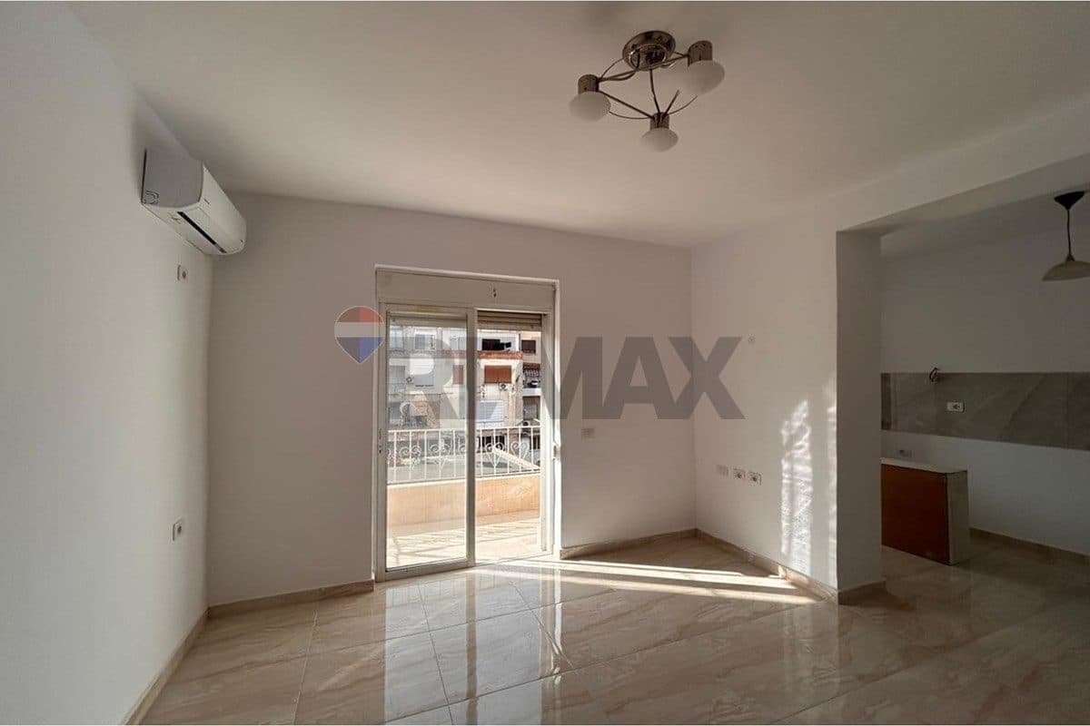 Apartament - Për Qira - Rruga Mustafa Bello, Vlorë