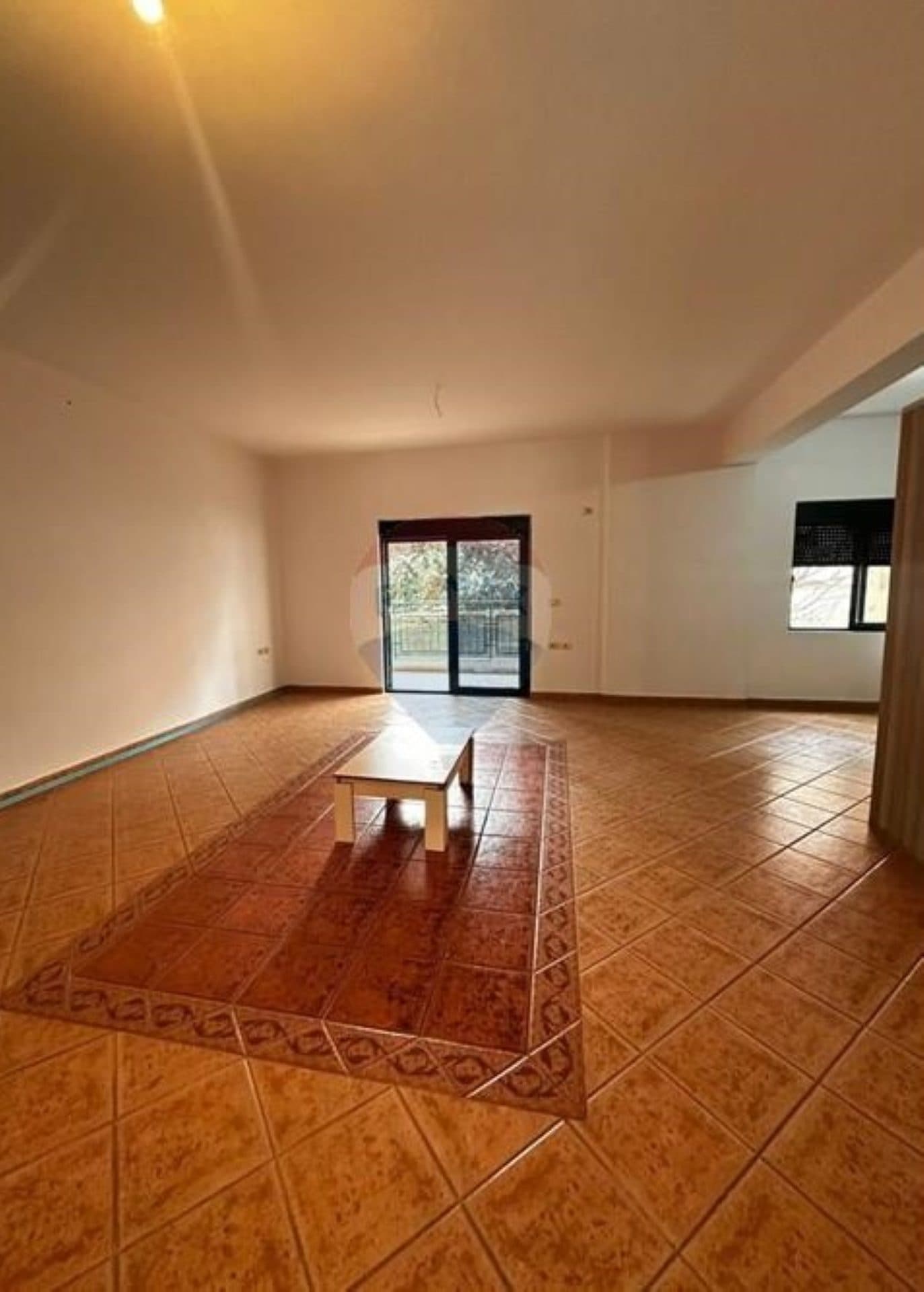 🏡 APARTAMENT 2+1+2 PËR SHITJE – VLORË