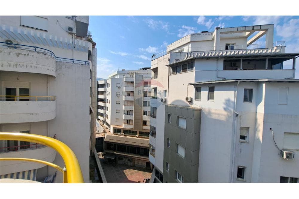 Apartament 2+1+2+2 per shitje,prane CONAD vlore