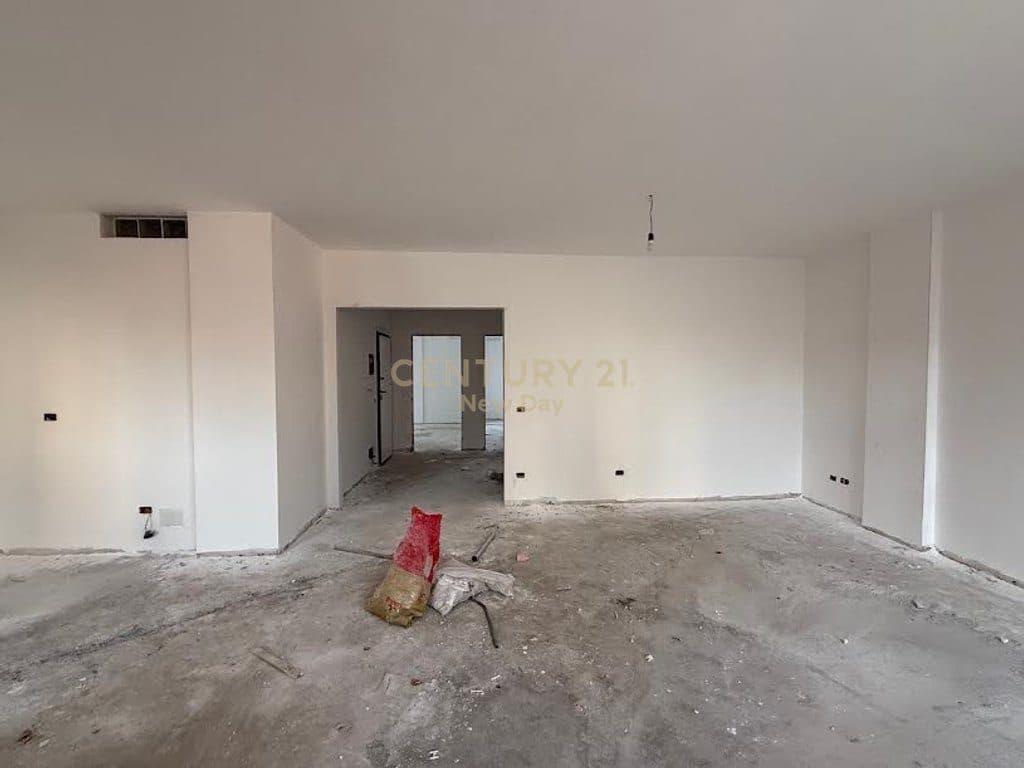 Apartament 2+1+2 per shitje.
