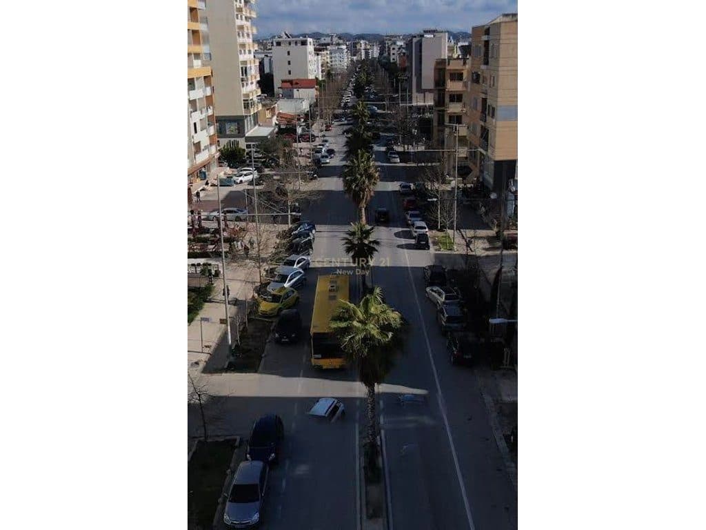 Shitet njesi biznesi ne zonen e Plazhit, Durrës
