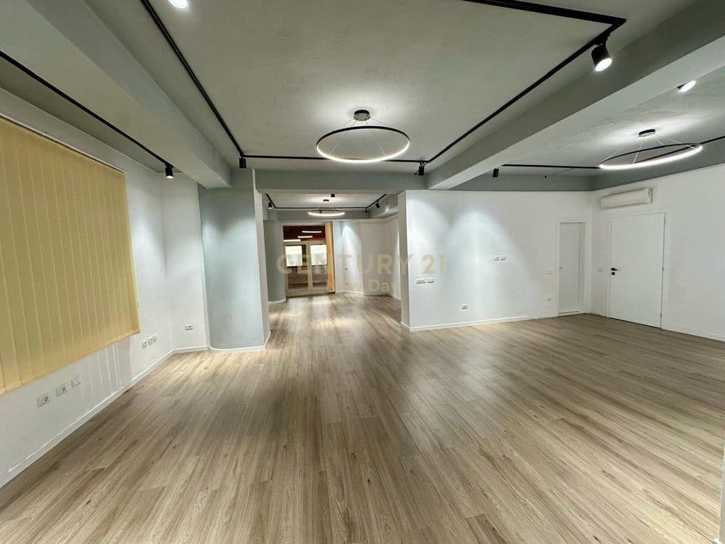Ambient Komercial Me Qira në Vollga, Durrës - 1500€ | 120 m² 4