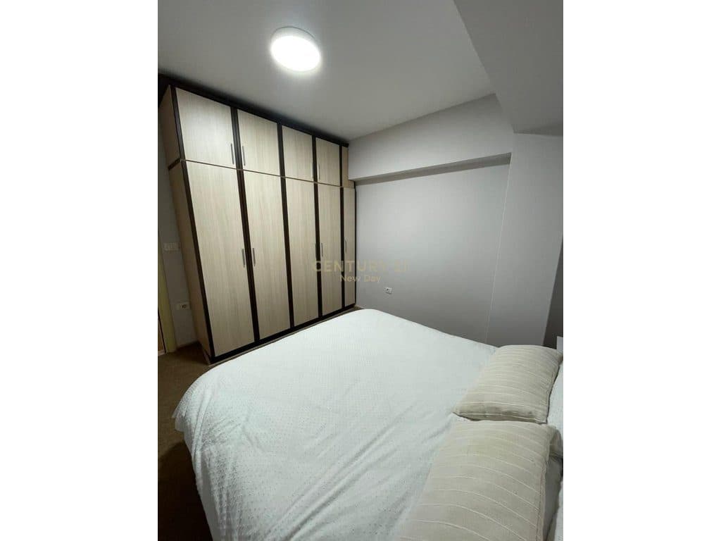 JEPET ME QIRA APARTAMENT 1+1 TEK STACIONI I TRENIT!