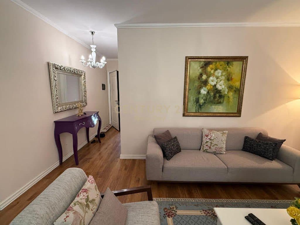 Apartament 2+1+2 për qira në zonën Ish-Rajon. 3