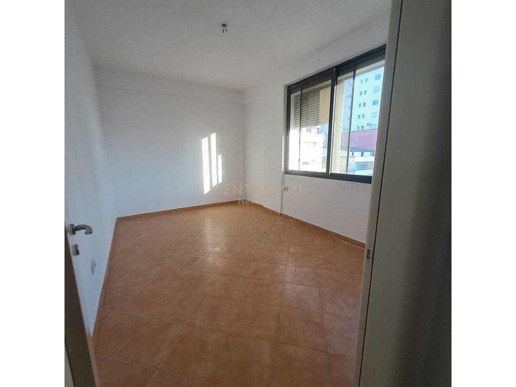 Apartament 2+1 në shitje, Rruga Aleksander Goga 4
