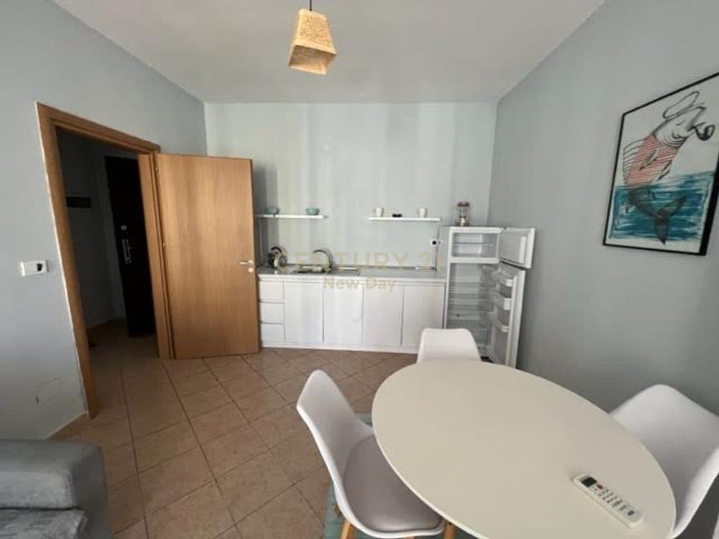 Ofrojme apartament 1+1 me qira 3