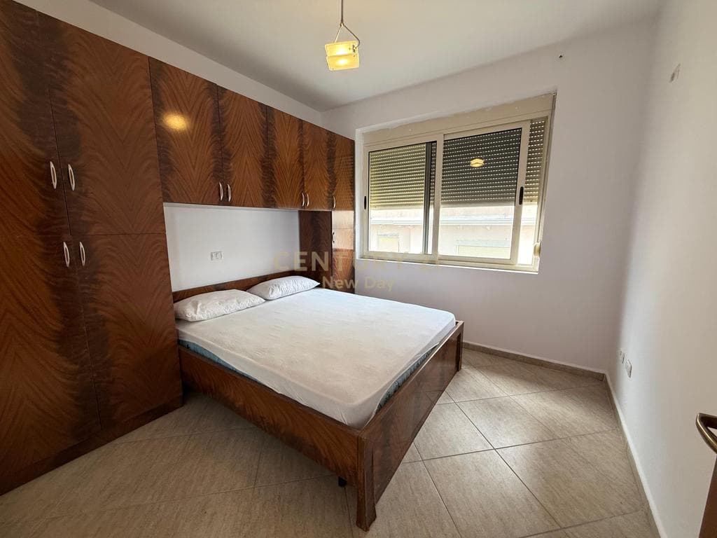 SHITET APARTAMENT 1+1+ VERANDE TEK SHKEMBI I KAVAJES! 3