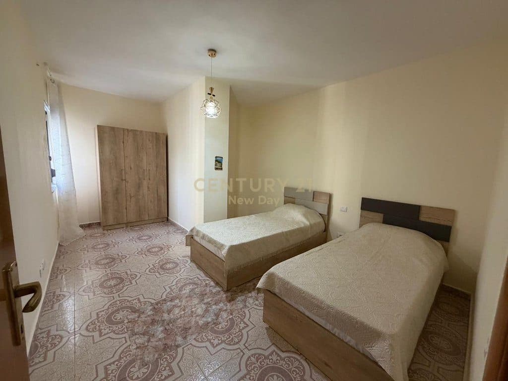 Apartament 2+1 me Qira pranë Markates 2