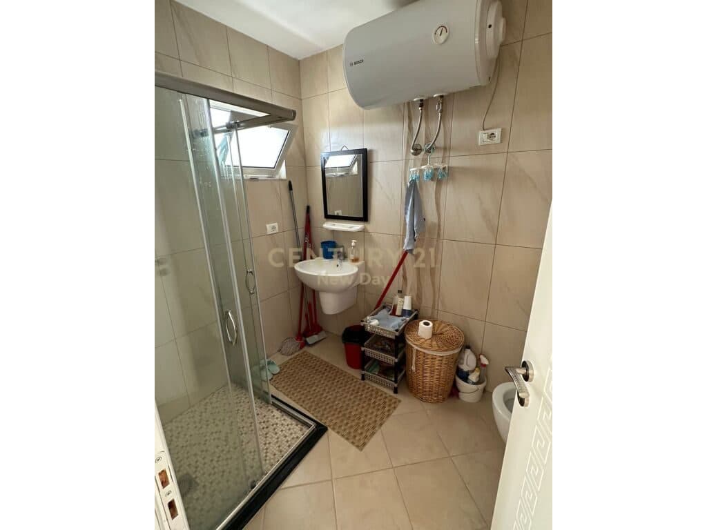 Shitet Duplex ne Shkemb te Kavajes me pamje deti.! 4