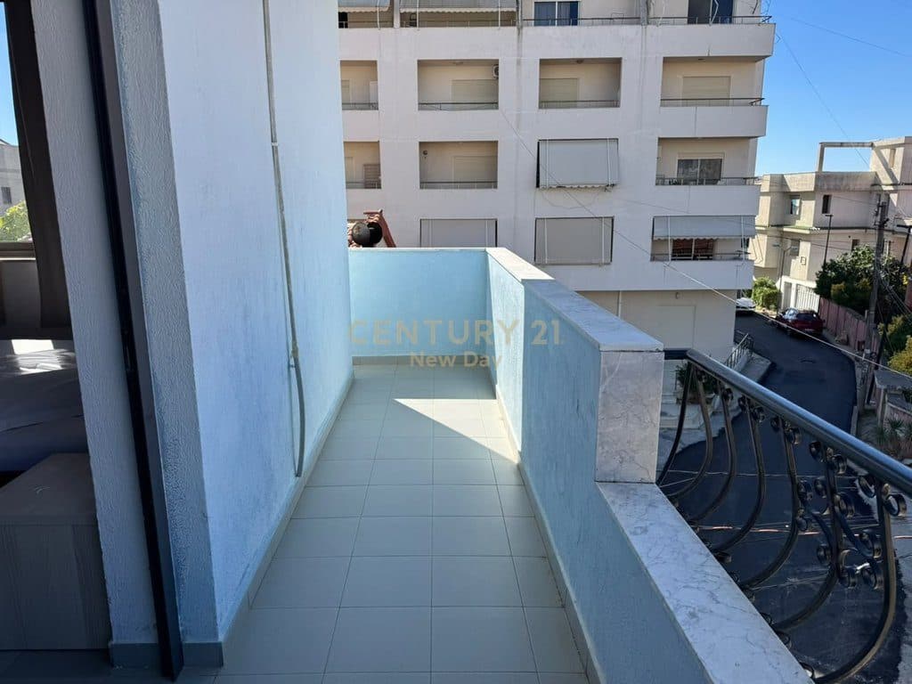 Garsoniere Me Qira në Plazh, Durrës Drita, Uji Internet ne Cmim - 300€ | 30 m²