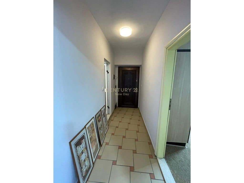 JEPET ME QIRA APARTAMENT 1+1 TEK STACIONI I TRENIT! 2