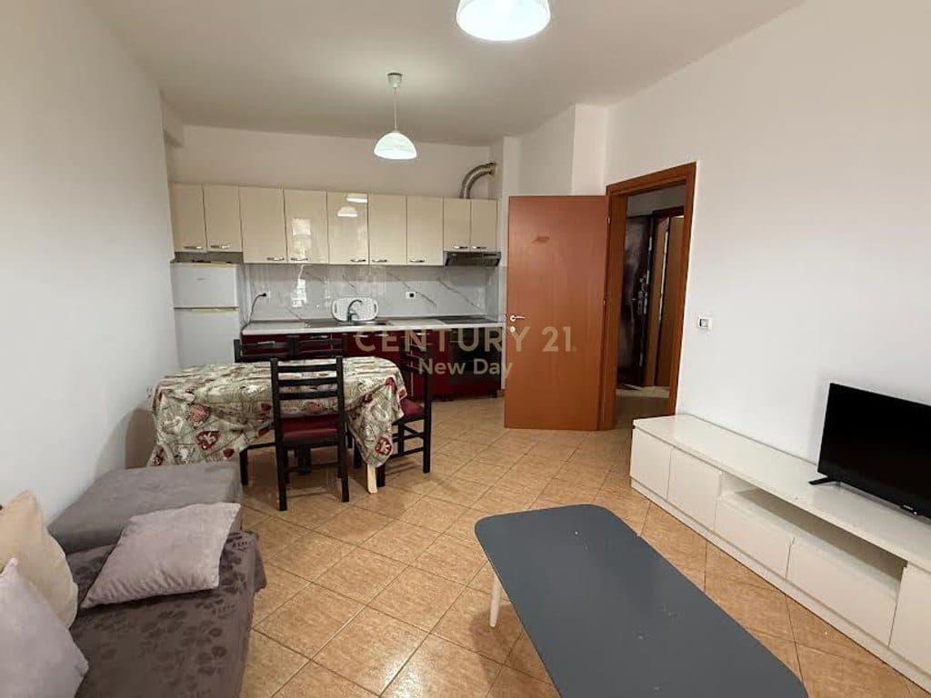 Ofrojmë një apartament 2+1 për qira 3