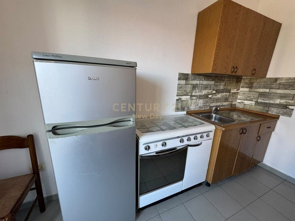 Garsoniere Me Qira në Plazh, Durrës Drita, Uji Internet ne Cmim - 300€ | 30 m² 3