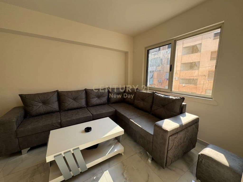 Apartament 2+1 Me Qira Te Stadiumi, Durrës - 490 | 90 m² 2