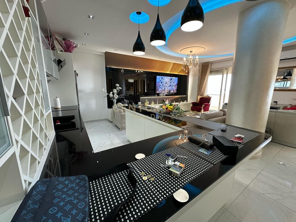 Shitet Apartament + Garazh me pamje deti Plazh, Durrës - 250,000€ 2