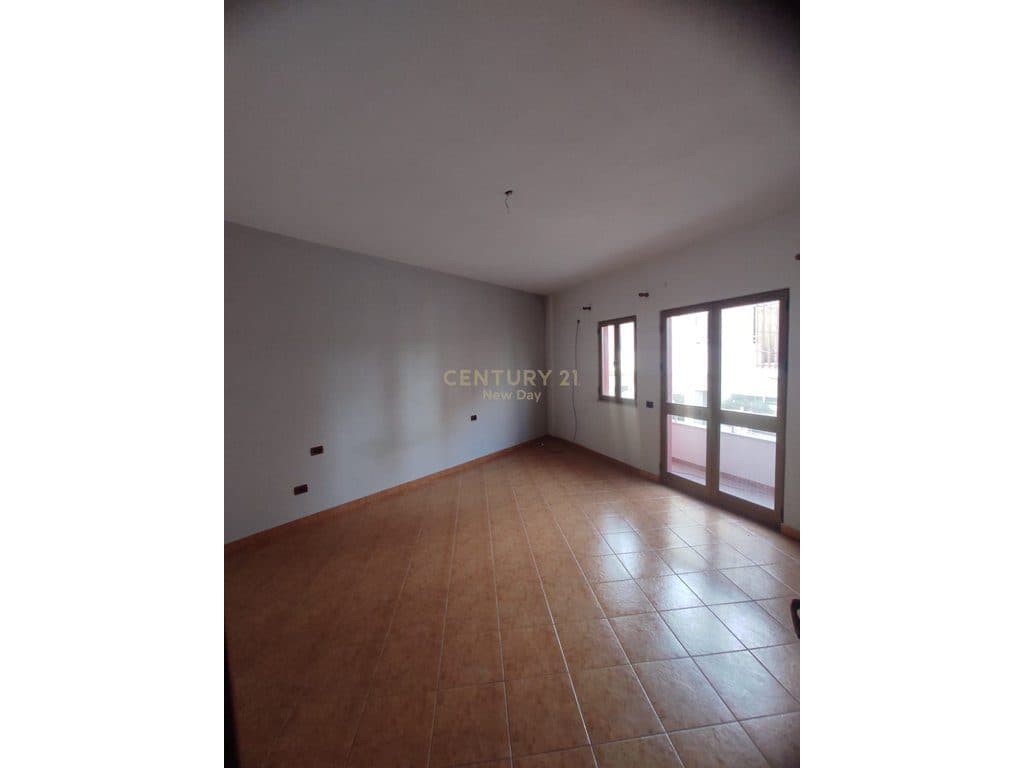Apartament 3+1 Për Shitje në Shijak - 135000€ | 145000 m² 4