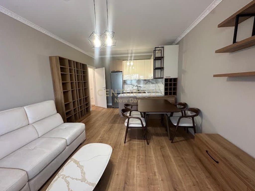 Jepet me qira apartament i sapomobiluar te Pazari Ri. 3