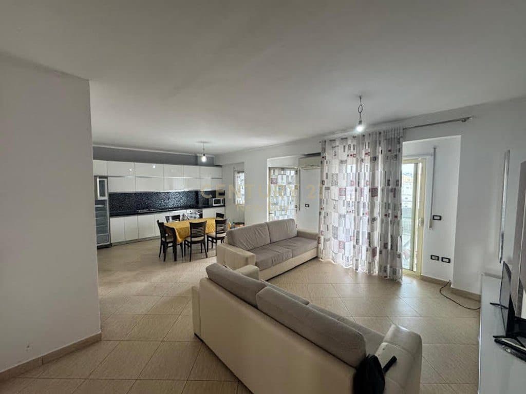 Shitet apartament 3+1+2 me verande. 4