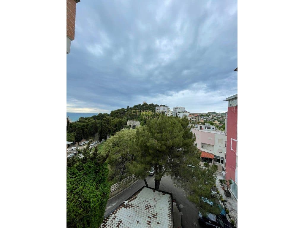 APARTAMENT ME QIRA 2+1 ME PAMJE DETI TEK VILA E ZOGUT!