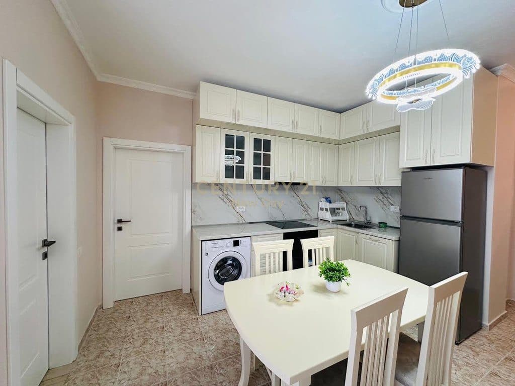 Apartament me qira në plazh, pranë Kompleksit Florida
