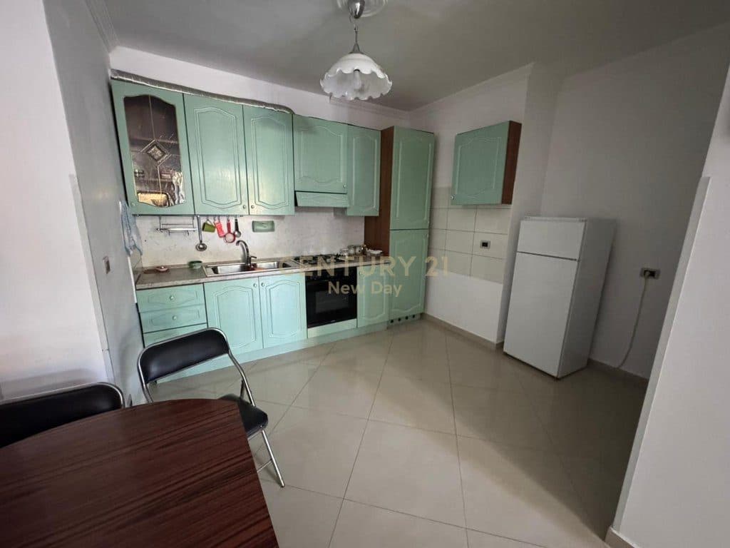 Apartament 2+1 Me Qira në Rruga Sefer Efendiu, Durrës - 710.00€ | 125 m² 3