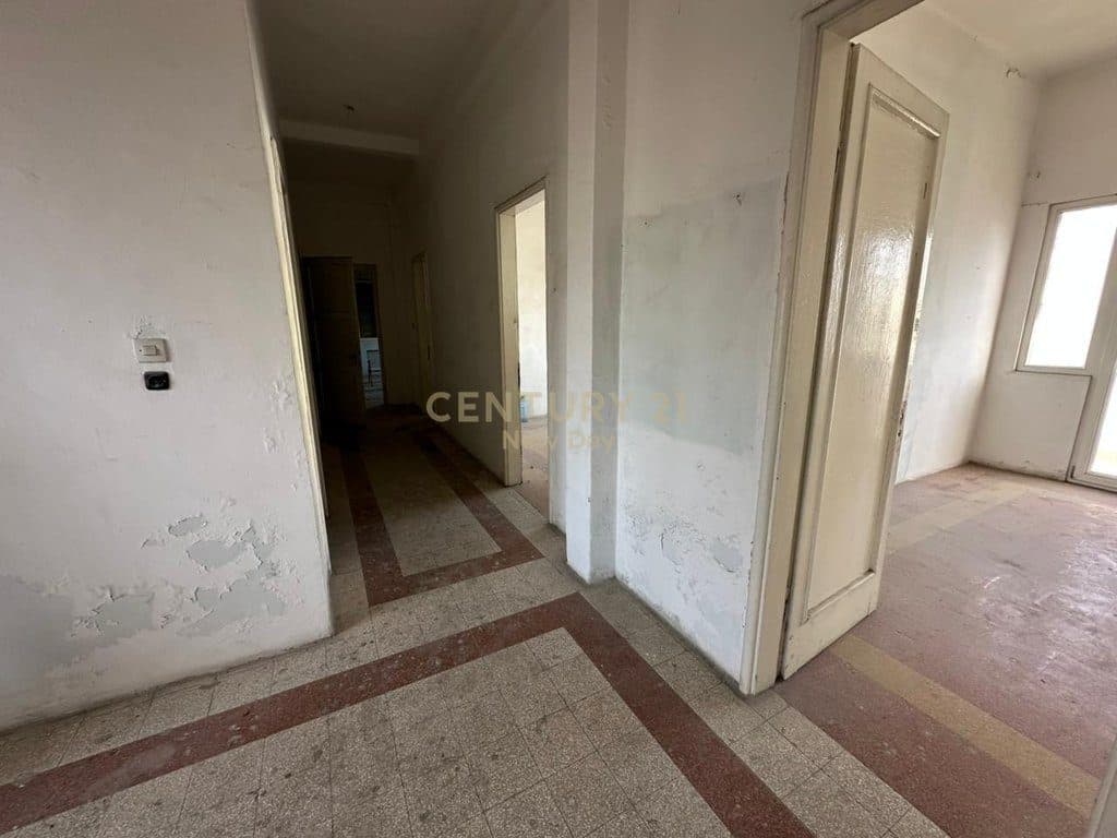 Apartament 2+1+3 Ballkone Për Shitje në Qendra e Durrësit - 170000€ | 105.19 m² 3