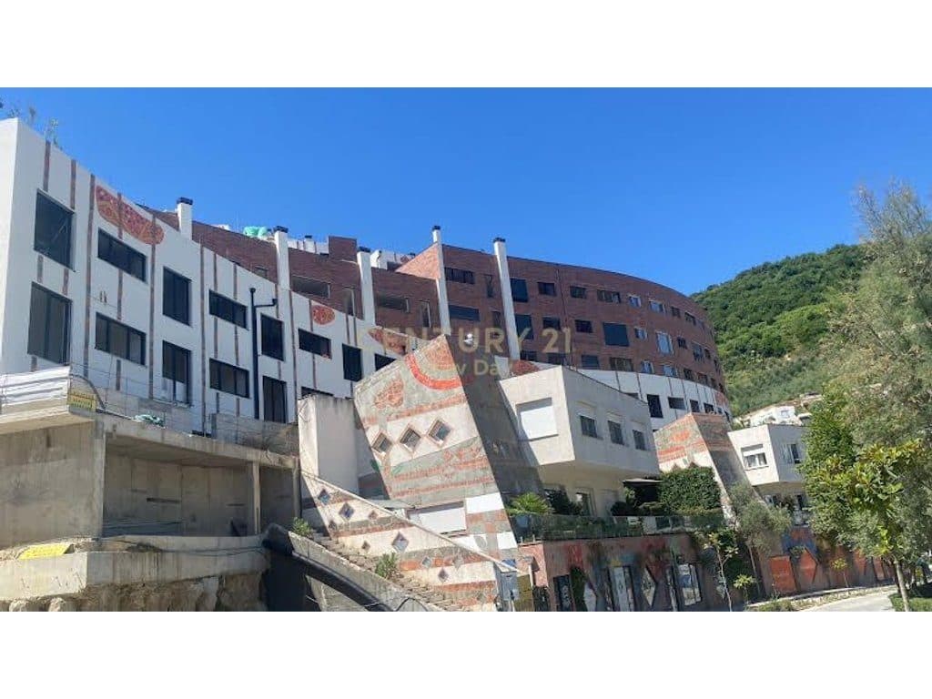 Triplex per shitje ne Residencen Kodra e Diellit 3