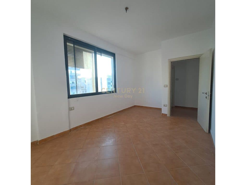 Apartament 2+1 në shitje, Rruga Aleksander Goga 2