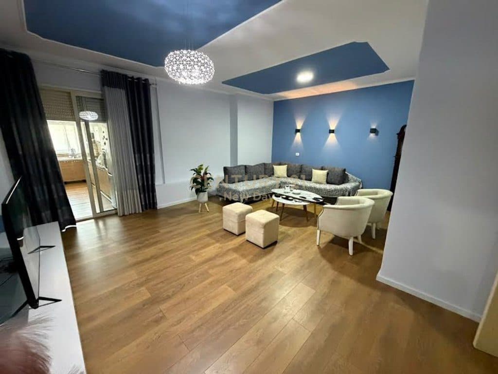Apartament 2+1+2 për shitje pranë URT-së së Vjetër 3