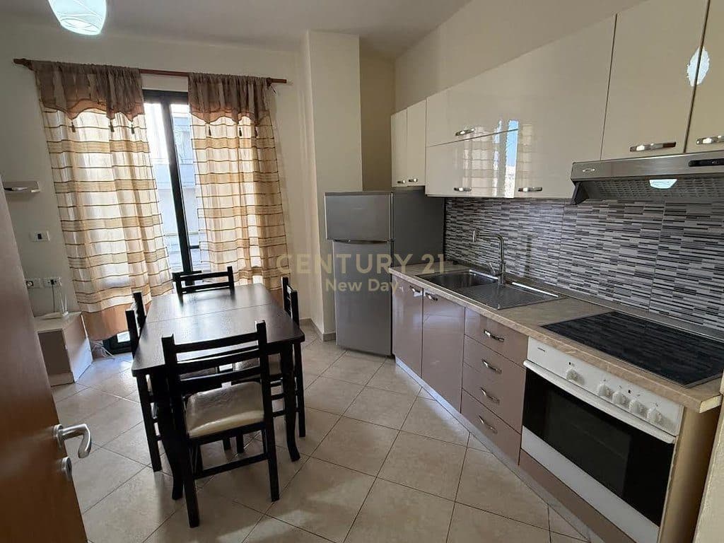 Apartament 1+1 në shitje në Plazh, Durrës, te Rrota e Kuqe 2