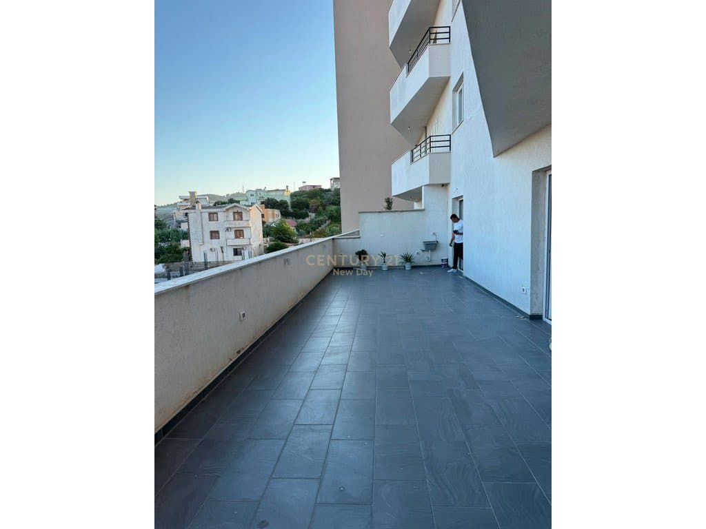 Apartament 2+1 me verande per qira ne Spitalle 3