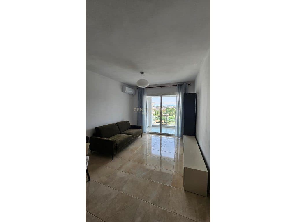 Apartament 2+1 me Qira pranë Plazhit, me Parking dhe Internet të Përfshirë