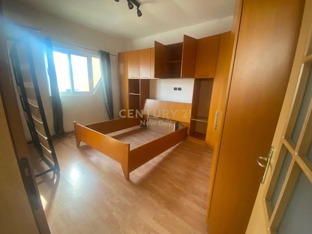 Jepet me qira duplex 2+1+2 prane Zogu Zi. 2