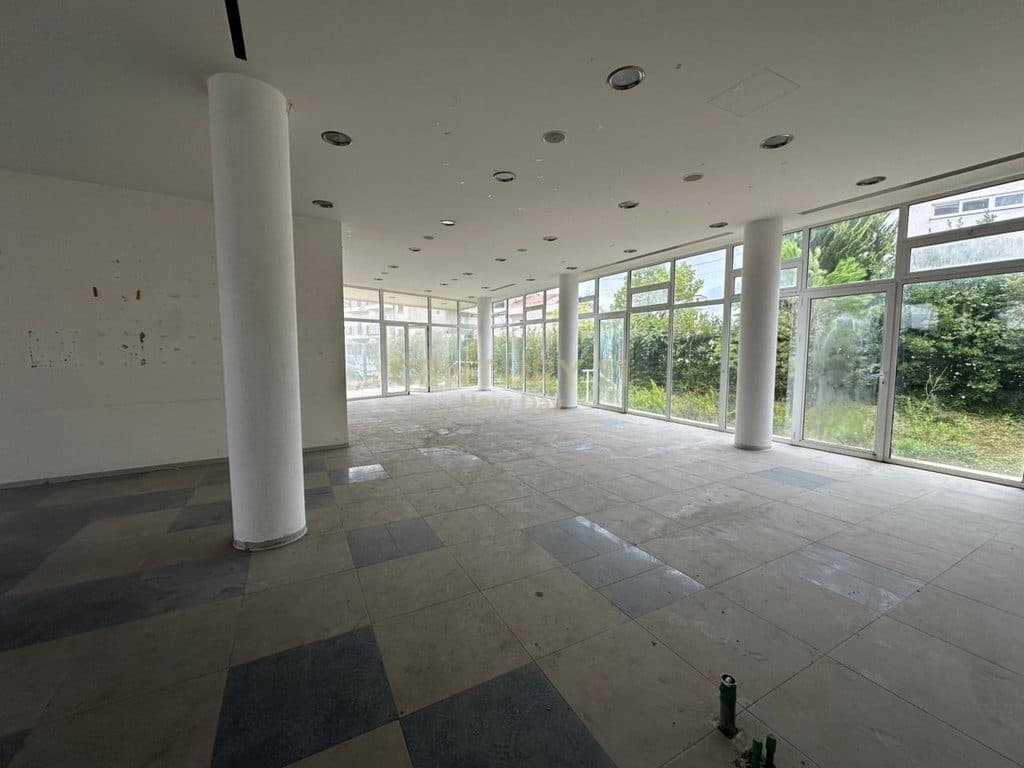 Jepet me Qira Godinë Multifunksionale ne Kenete Durrës 4000 Euro