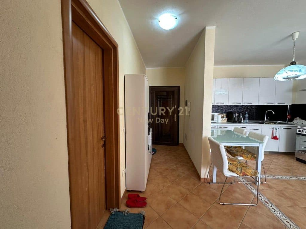 Jeper me Qira Apartament 1+1 në Qender te Durrësit 400 Euro 4