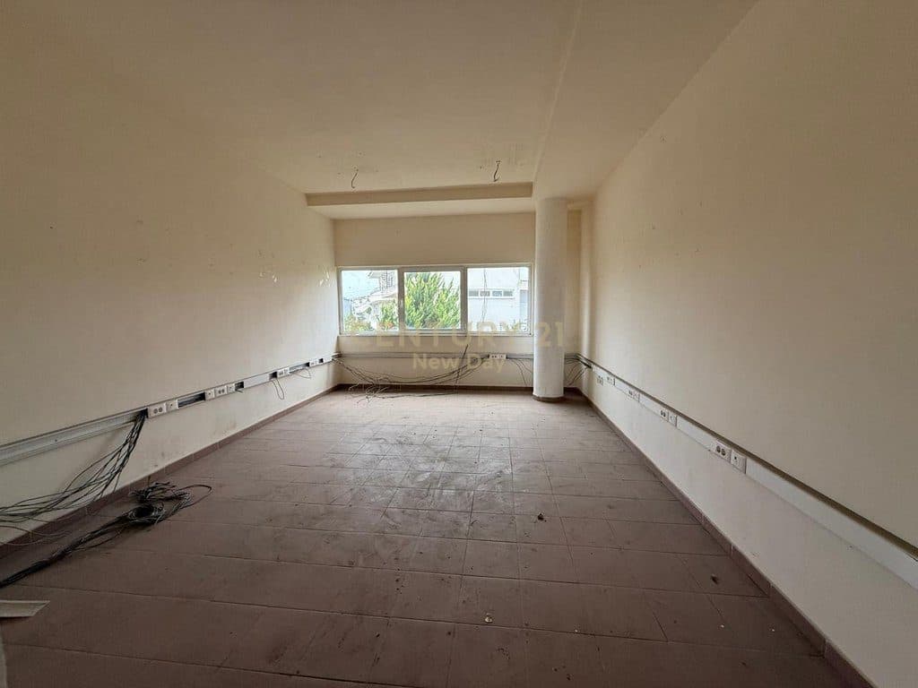 Shitet Godinë Multifunksionale ne Kenete Durrës - 800000€ | 800 m² 4