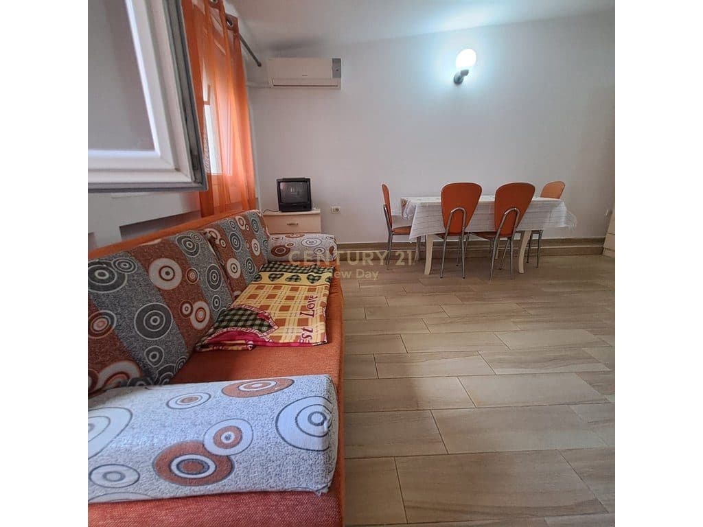Studio duplex për qira pranë marketes 3