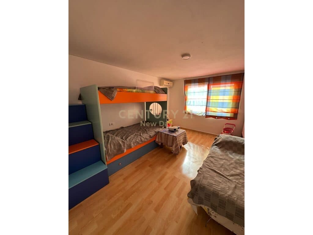 Shitet Duplex ne Shkemb te Kavajes me pamje deti.! 3